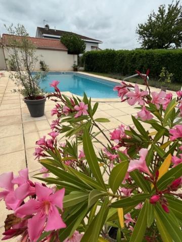 Bed and Breakfast Les Voyages De Louison Lavardac Экстерьер фото