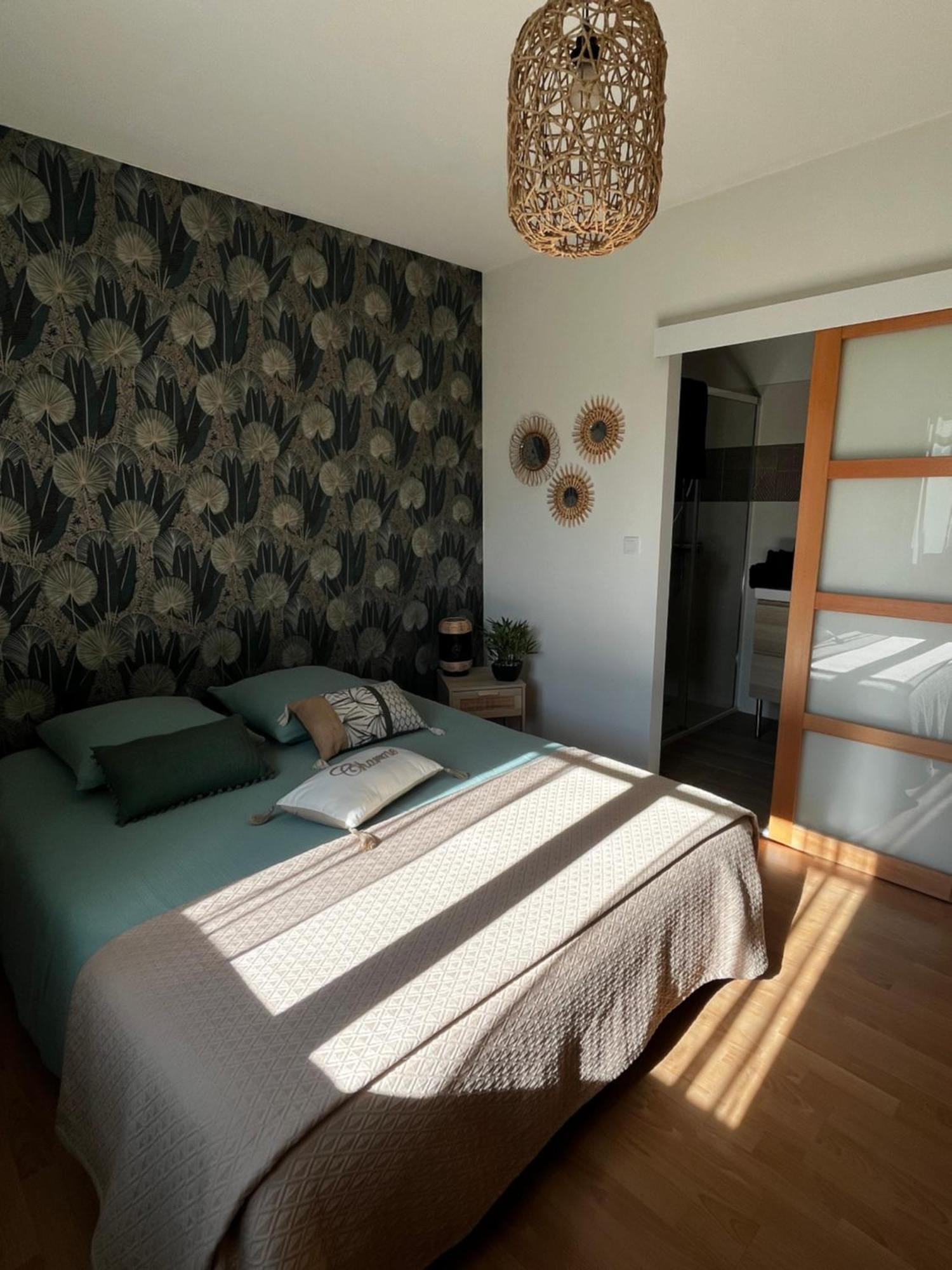 Bed and Breakfast Les Voyages De Louison Lavardac Экстерьер фото