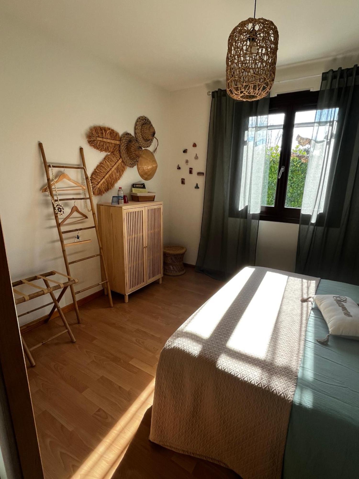 Bed and Breakfast Les Voyages De Louison Lavardac Экстерьер фото